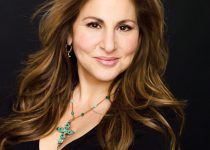 kathy najimy's Net Worth