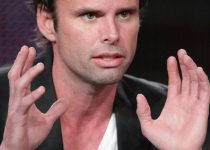 Walton Goggins Net Worth